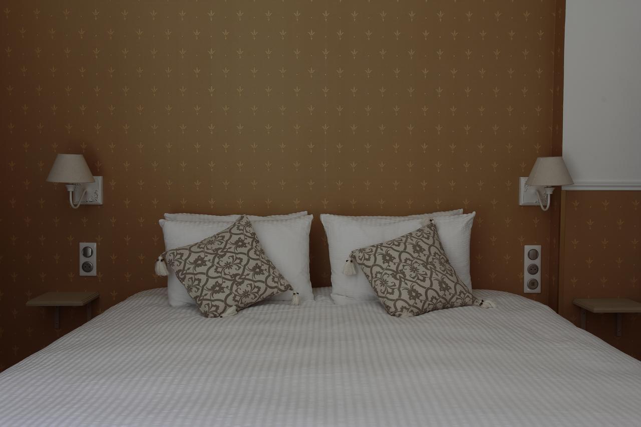 Hotel Saint Georges Τρουά Δωμάτιο φωτογραφία A bed