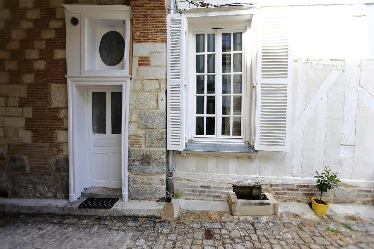 Hotel Saint Georges Τρουά Εξωτερικό φωτογραφία The house of Jean-Baptiste Charpentier in Angers